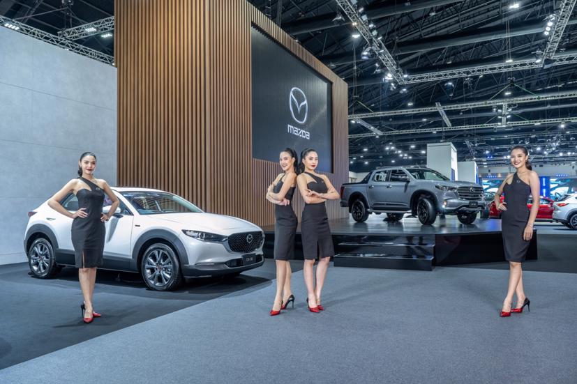 Ngắm dàn siêu mẫu cực nóng bỏng tại triển lãm Bangkok International Motor Show 2021 - Ảnh 1