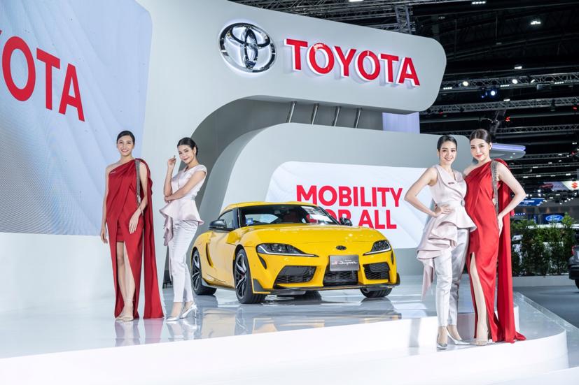 Ngắm dàn siêu mẫu cực nóng bỏng tại triển lãm Bangkok International Motor Show 2021 - Ảnh 15