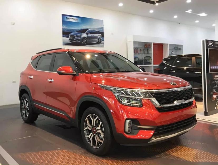 Kia Seltos được bày bán tại đại lý.