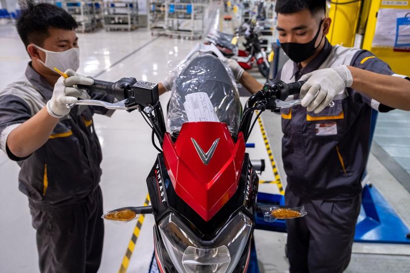 Xe điện VinFast Impes trên dây chuyền lắp ráp của nhà máy sản xuất ô tô tại Hải Phòng, Việt Nam. Ảnh: Linh Phạm / Bloomberg