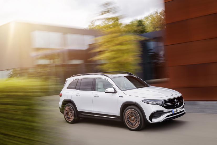 Mercedes ra mắt SUV điện đầu ti&#234;n tại Mỹ - Ảnh 8