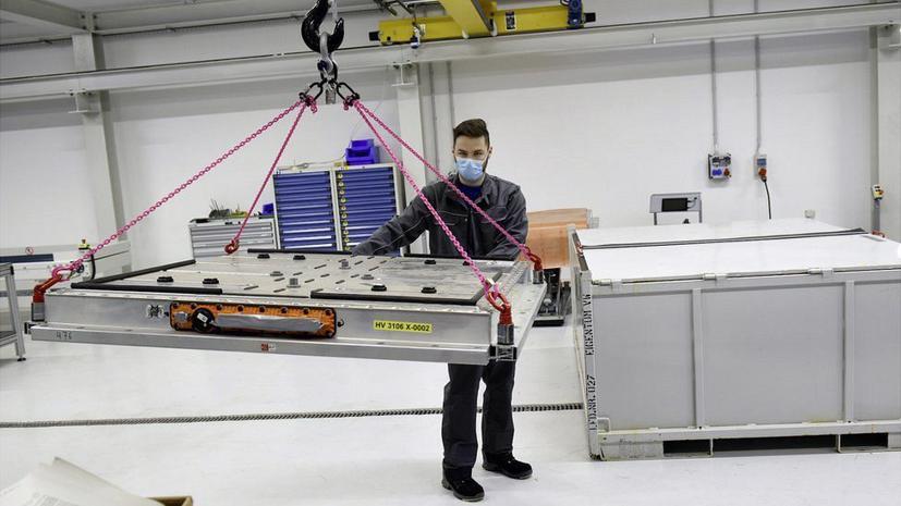 Volkswagen có nhà máy tái chế pin xe điện thí điểm ở Salzgitter, Đức