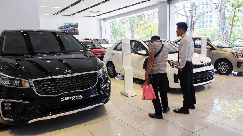 N&#243;ng tuần qua: Dịch Covid-19 phức tạp, c&#225;c đại l&#253; &#244; t&#244; vắng kh&#225;ch; VinFast đời 2020 khan h&#224;ng v&#236; ưu đ&#227;i lớn - Ảnh 1