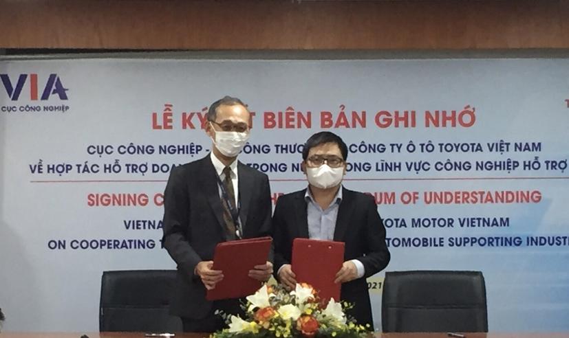 Công ty Ô tô Toyota Việt Nam và Cục Công Nghiệp - Bộ Công Thương vừa ký kết Biên bản ghi nhớ Dự án Hợp tác hỗ trợ doanh nghiệp trong nước