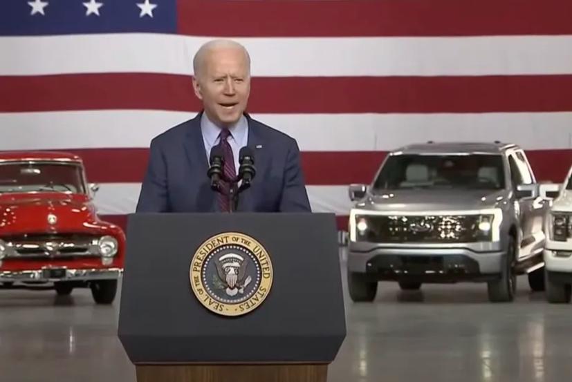 Biden đã khẳng định kế hoạch cơ sở hạ tầng của mình, chủ yếu là xe điện, pin lithium và công nghệ sạc EV.