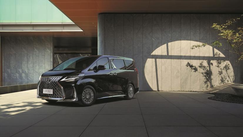 Gi&#225; những mẫu xe mới ra mắt thị trường Việt th&#225;ng 5 - Ảnh 4