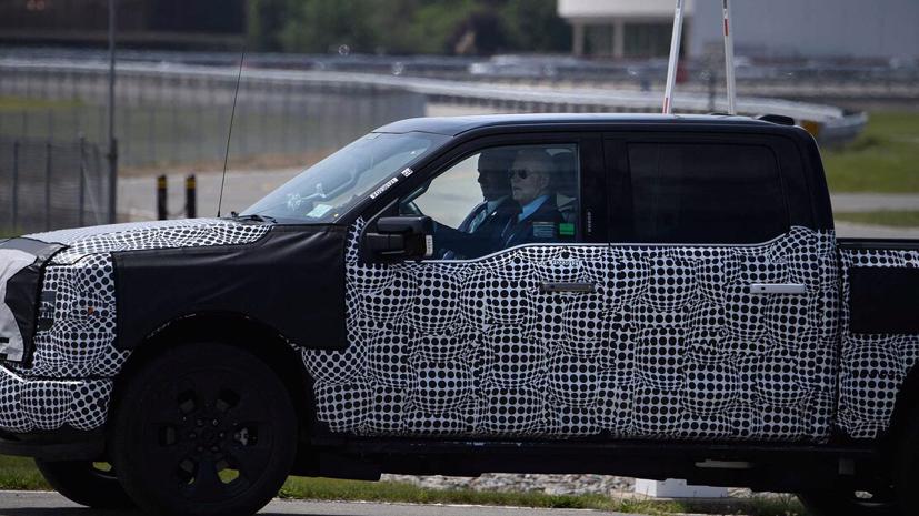 B&#225;n tải điện Ford F-150 Lightning lộ diện trước giờ G, dưới tay  l&#225;i của Joe Biden - Ảnh 2