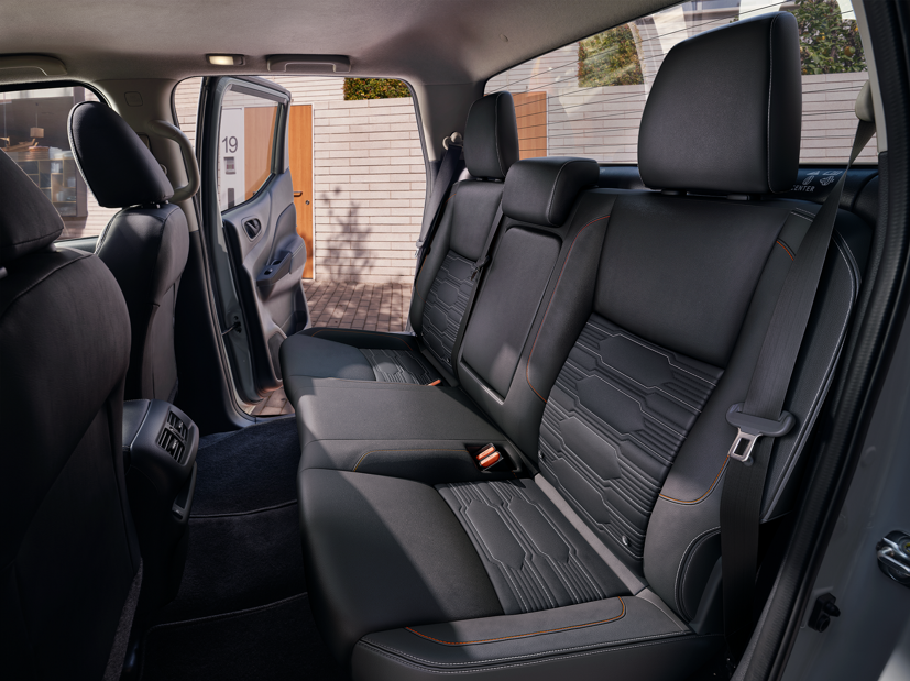 Nissan Navara 2021 ch&#237;nh thức ra mắt, gi&#225; từ 748 triệu đồng - Ảnh 3