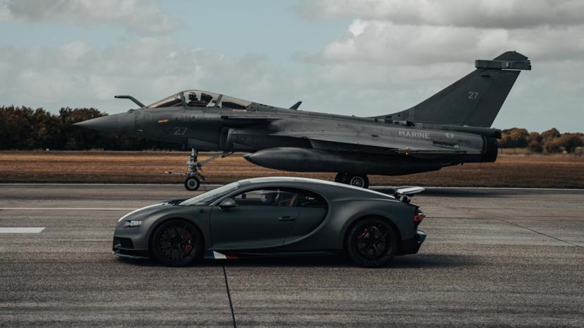 Bugatti Chiron Sport đọ tốc độ c&#249;ng m&#225;y bay ti&#234;m k&#237;ch - Ảnh 4