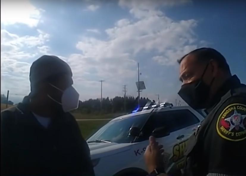 Xe Tesla chạy 131 km/h, t&#224;i xế ngủ tr&#234;n ghế l&#225;i - Ảnh 2