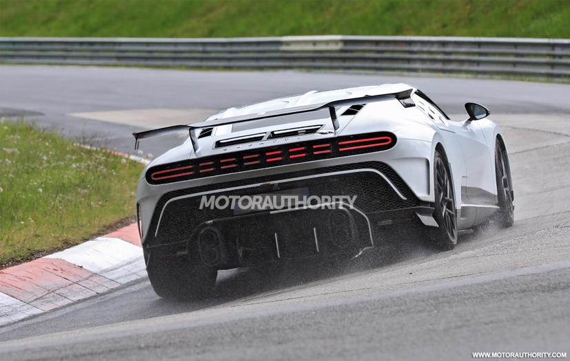 Siêu xe Bugatti Centodieci khoe dáng trên đường đua Nürburgring - Ảnh 9