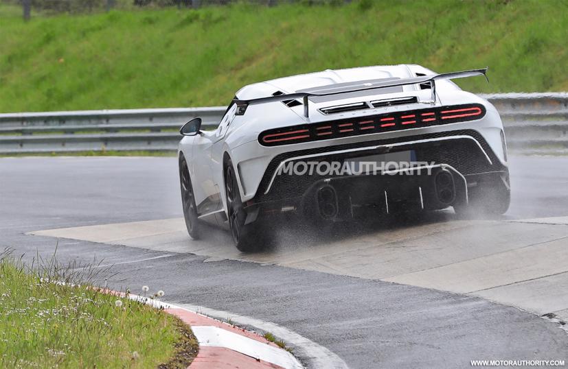 Siêu xe Bugatti Centodieci khoe dáng trên đường đua Nürburgring - Ảnh 10
