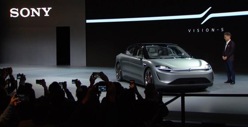Sony từng gây bất ngờ lớn khi trình làng xe điện Vision-S tại CES 2020 diễn ra ở Las Vegas, Mỹ