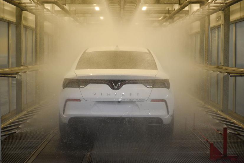 Hình chụp dây chuyền sản xuất của nhà máy VinFast tại Thành phố Hải Phòng ngày 22 tháng 4 năm 2021. Ảnh: REUTERS / Thanh Huệ