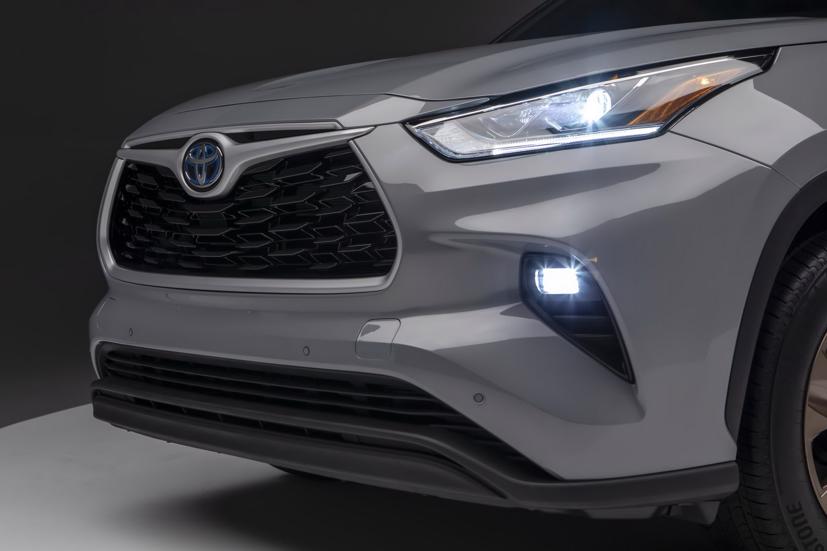 Ngắm Toyota Highlander 2022 phi&#234;n bản đặc biệt m&#224;u v&#224;ng đồng - Ảnh 3