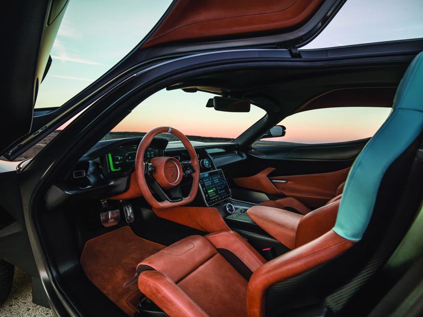 Si&#234;u xe điện triệu đ&#244; Rimac C_Two c&#243; t&#234;n mới, ch&#237;nh thức tr&#236;nh l&#224;ng ng&#224;y 1/6 - Ảnh 2