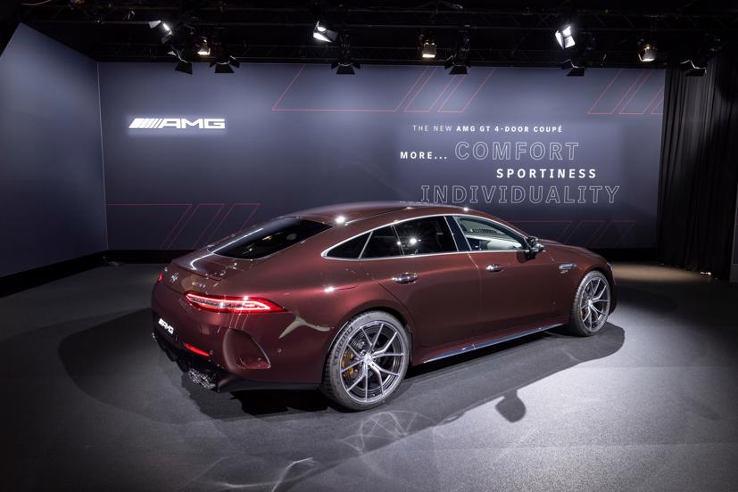 Mercedes-AMG GT 4 cửa Coupe 2022 Facelift: N&#226;ng cấp tinh tế, tăng t&#237;nh thực dụng - Ảnh 2