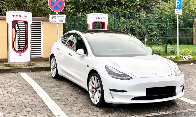 Trạm sạc Supercharger của Tesla tại Mogendorf, bang Rhineland-Palatinate, Đức. Ảnh: PlugShare.