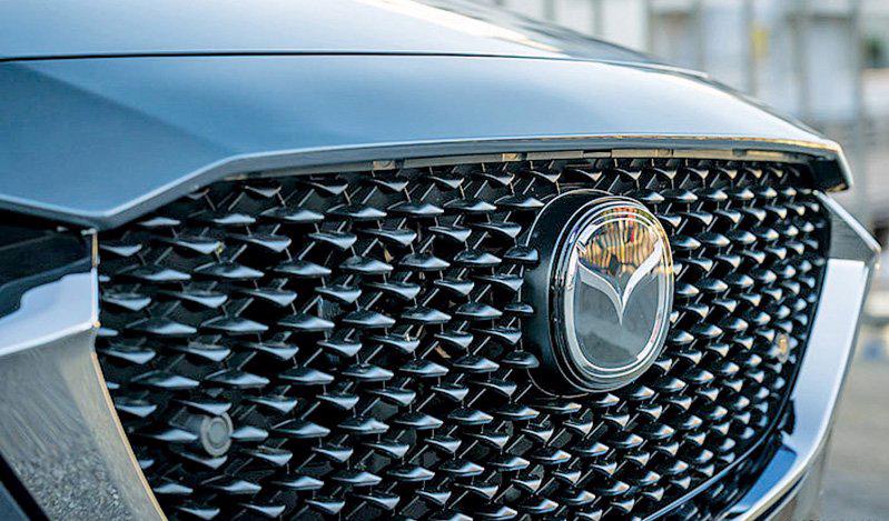 Bắt đầu từ năm tới, Mazda sẽ tung ra 3 xe hybrid, 5 plug-in hybrid và 3 xe chạy điện hoàn toàn, tập trung chủ yếu vào các thị trường Châu Âu, Nhật Bản, Mỹ, Trung Quốc và ASEAN.