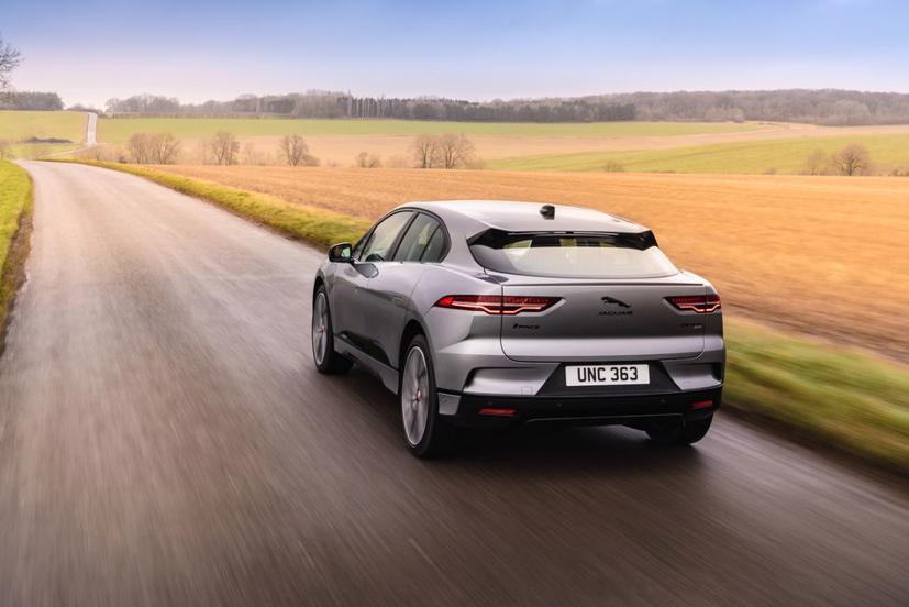 Jaguar I-Pace tăng tốc từ 0-100km/h trong 4,5 giây