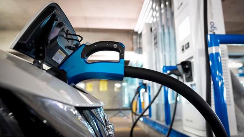 Mỹ chi hàng tỷ USD thúc đẩy mua xe điện - Ảnh 1