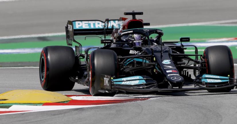 Tay đua Hamilton đã từng yêu cầu nâng cấp chiếc xe của mình sau khi về đích thứ hai trước Verstappen ở Styrian Grand Prix, nhưng thừa nhận rằng anh không hy vọng sẽ có bất kỳ cải tiến nào.