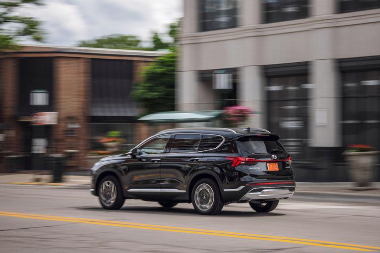 Hyundai Santa Fe ra phi&#234;n bản hybrid, gi&#225; từ 723 triệu đồng tại H&#224;n Quốc - Ảnh 1