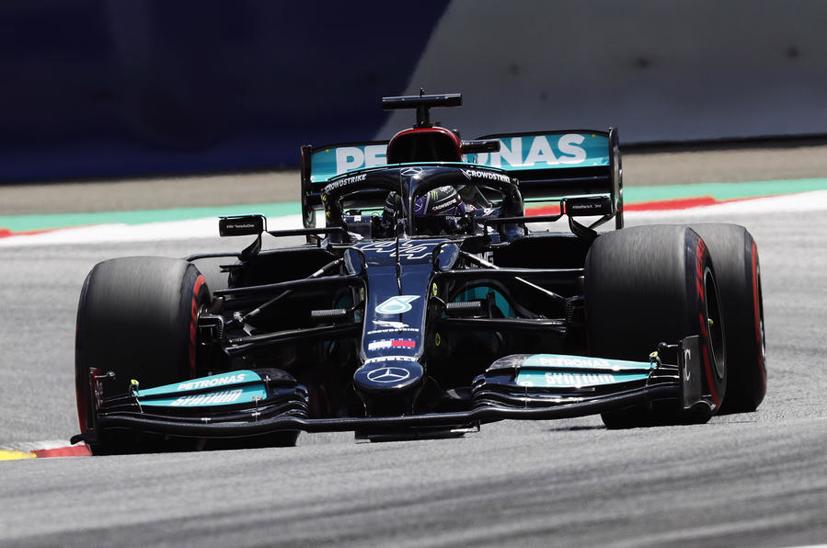 Hamilton gia hạn hợp đồng th&#234;m hai năm với Mercedes - Ảnh 1