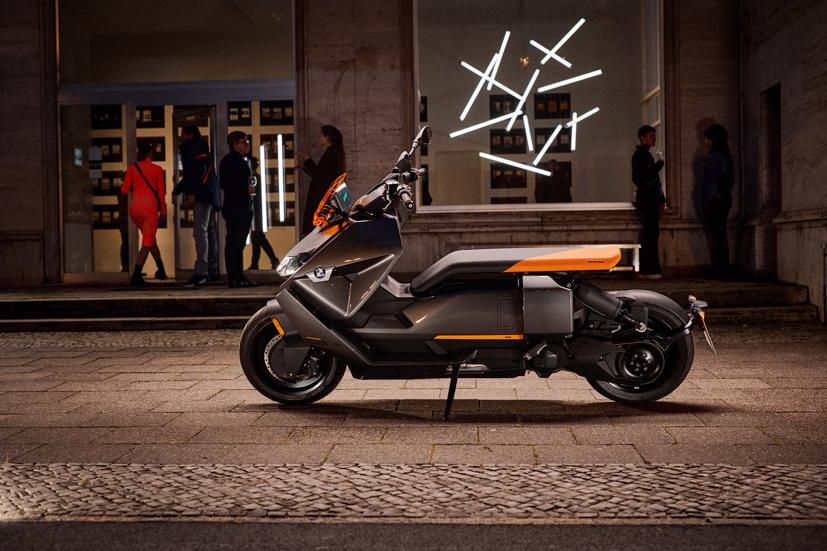 BMW ra mắt scooter điện tương lai CE 04 gi&#225; khởi điểm 11,795 USD - Ảnh 11