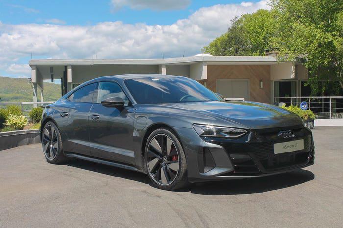 Những xe điện &quot;cool&quot; nhất của Mercedes, Audi, Porsche ... - Ảnh 1