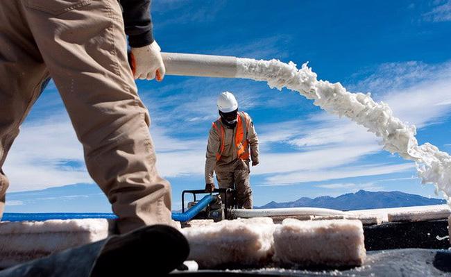 Người phát ngôn GIZ cho biết: “Hiện thiếu sự đồng thuận về các tác động và rủi ro của việc khai thác lithium và các hoạt động kinh tế khác trong khu vực”.