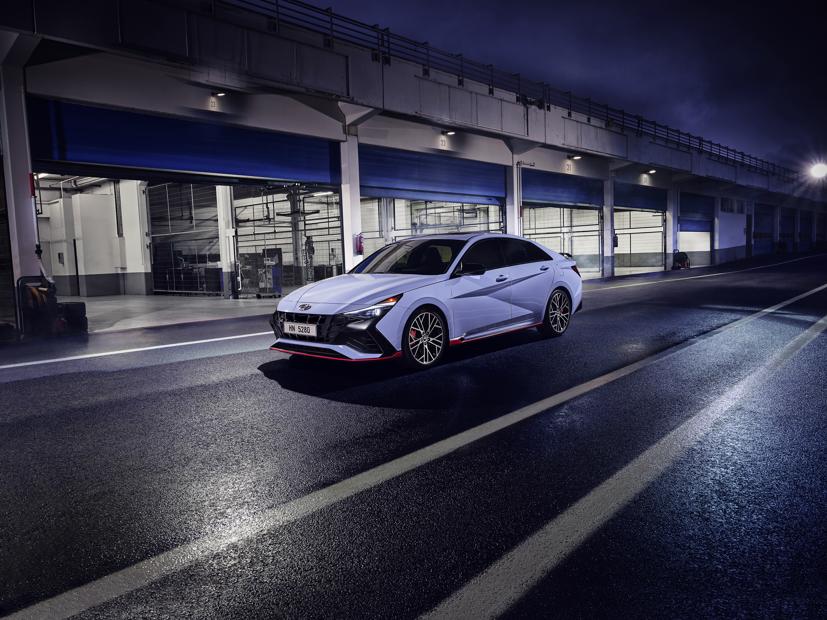 Chi tiết Hyundai Elantra N 2022 vừa ch&#237;nh thức ra mắt - Ảnh 2