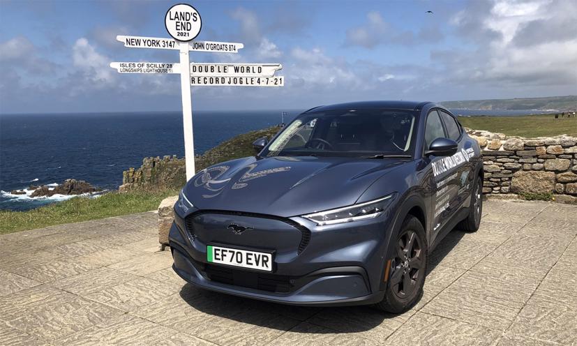 Mustang Mach-E đạt kỷ lục về hiệu quả sử dụng cho một chiếc xe điện, với trung bình 10,5 km cho mỗi kWh trên quãng đường 1.351 km giữa John o'Groats (quận Caithness, cực bắc của Scotland) và Land's End (phía tây Cornwall, Anh).