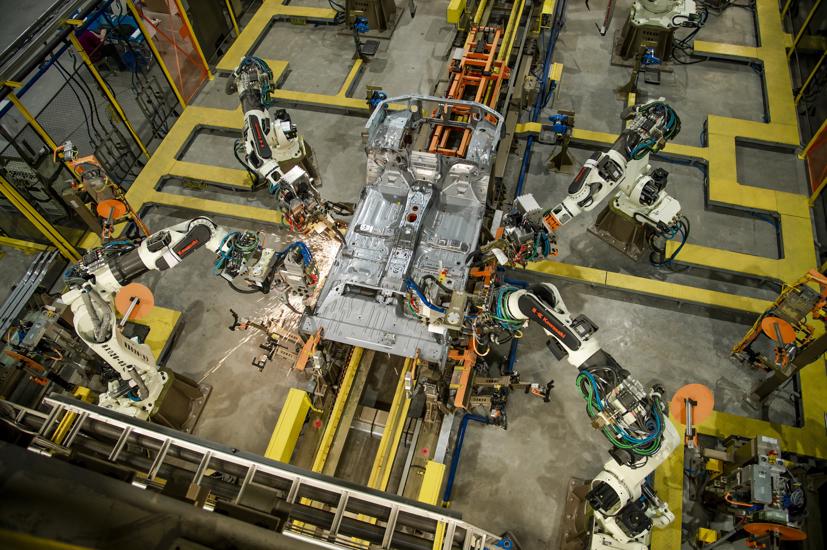 Với hệ thống Interlock giúp kiểm soát an toàn vận hành, quy trình hàn, chất lượng mối hàn đảm bảo 100% không có lỗi