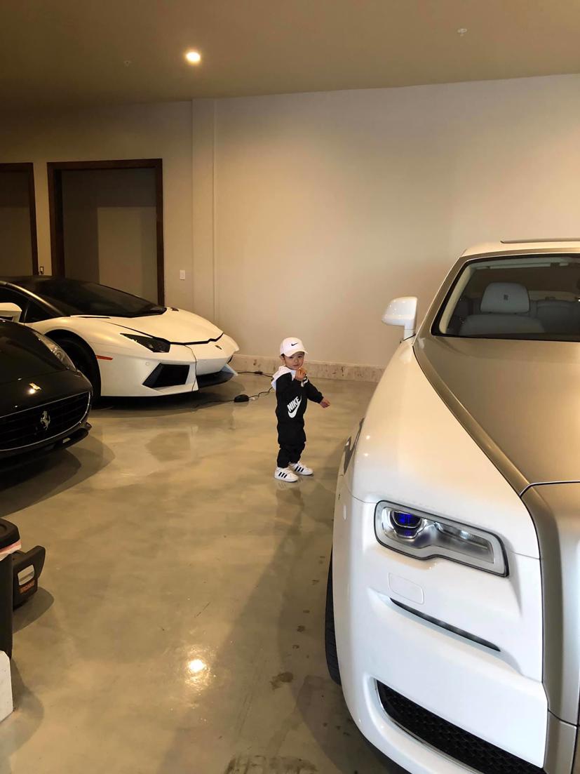 Bộ sưu tập si&#234;u xe, xe si&#234;u sang triệu USD của vợ chồng Thủy Ti&#234;n - Đan Trường thuở c&#242;n mặn nồng - Ảnh 4