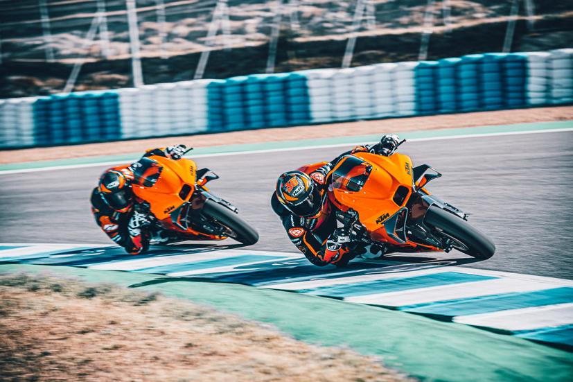 2021 KTM RC 8C bản giới hạn ra mắt: Động cơ k&#233;p LC8c, 128 m&#227; lực - Ảnh 2