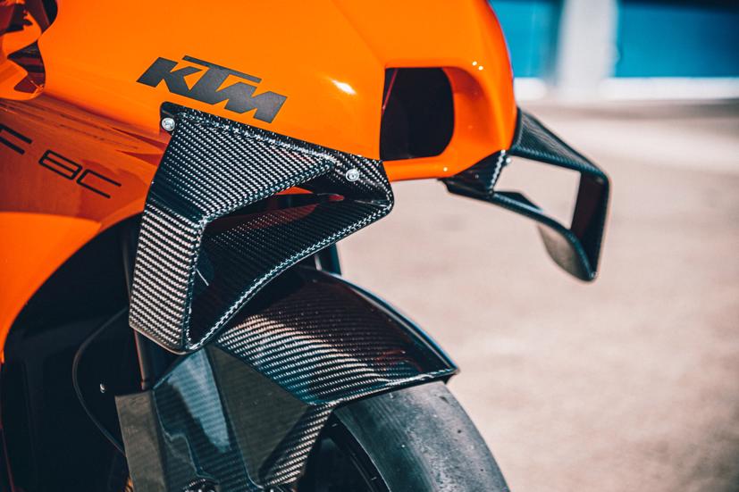 2021 KTM RC 8C bản giới hạn ra mắt: Động cơ k&#233;p LC8c, 128 m&#227; lực - Ảnh 7