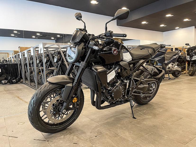 Honda CB1000R nhập Italy đầu ti&#234;n về Việt Nam - Ảnh 2