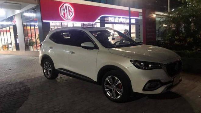 Chiếc MG HS 2.0 Trophy bị lỗi radar phía sau.