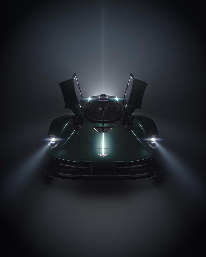 Aston Martin tiếp tục hé lộ hình ảnh mẫu Valkyrie Roadster - Ảnh 2