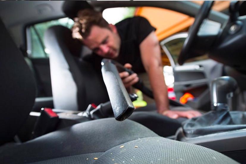 Vào thời điểm tình hình dịch Covid - 19 diễn biến phức tạp, nhiều chủ xe phải để xe “đắp chiếu" cả tháng không dùng.