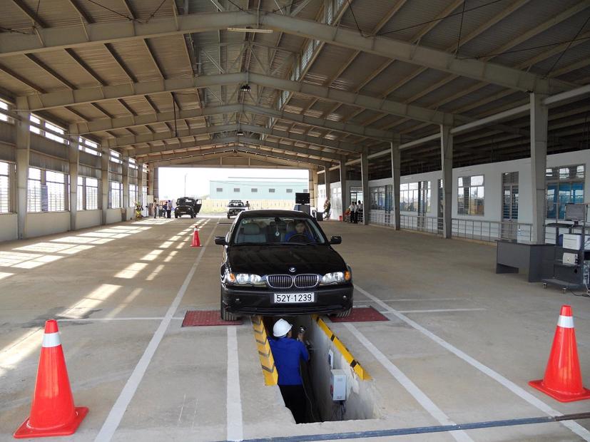 Ô tô quá hạn đăng kiểm tăng mạnh trong thời gian giãn cách xã hội theo Chỉ thị 16 - Ảnh 1