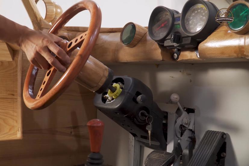 Si&#234;u xe Ferrari bằng gỗ do người Việt s&#225;ng chế trong chỉ 70 ng&#224;y - Ảnh 9