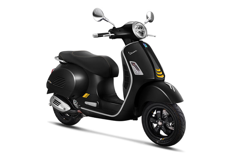 Vespa GTS300 với thiết kế kiểu "ong bắp cày" truyền thống.