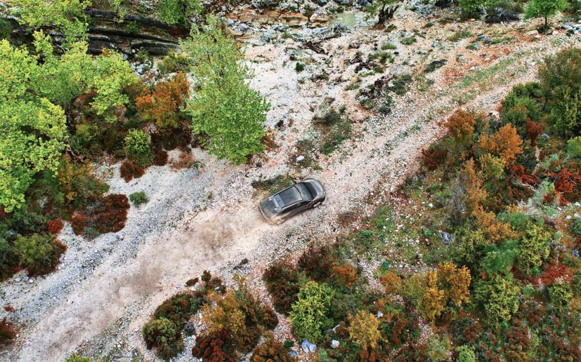 Subaru bật m&#237; mẫu xe điện đầu ti&#234;n mang t&#234;n Solterra - Ảnh 1