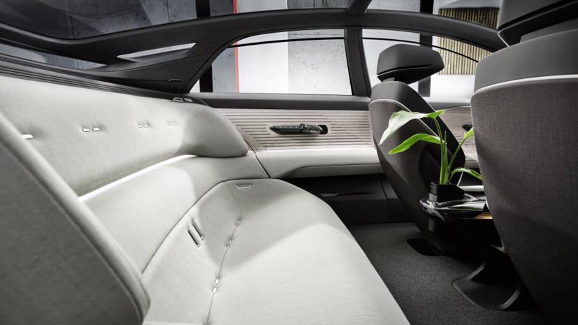 Audi GrandSphere concept – Si&#234;u phẩm “chuy&#234;n cơ mặt đất”  - Ảnh 9