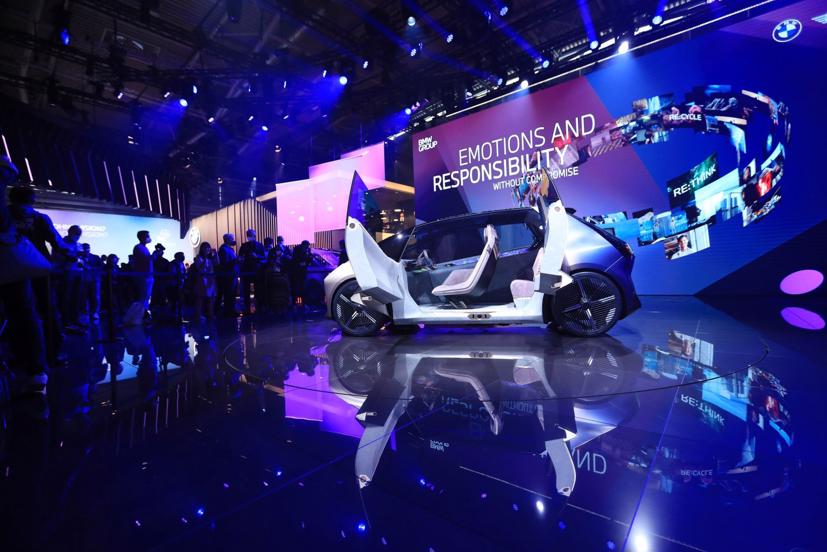 Concept BMW i Vision Circular được làm từ các nguyên liệu 100% tái chế.