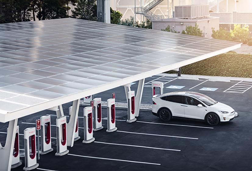 Các chuyên gia cho rằng, hiện còn nhiều trở ngại khiến ô tô điện chưa phổ biến tại Việt Nam như giá xe cao; hệ thống hạ tầng, trạm sạc nhanh còn thiếu; thời gian sạc pin dài hơn nhiều so với thời gian bơm nhiên liệu; tâm lý e ngại của người tiêu dùng,