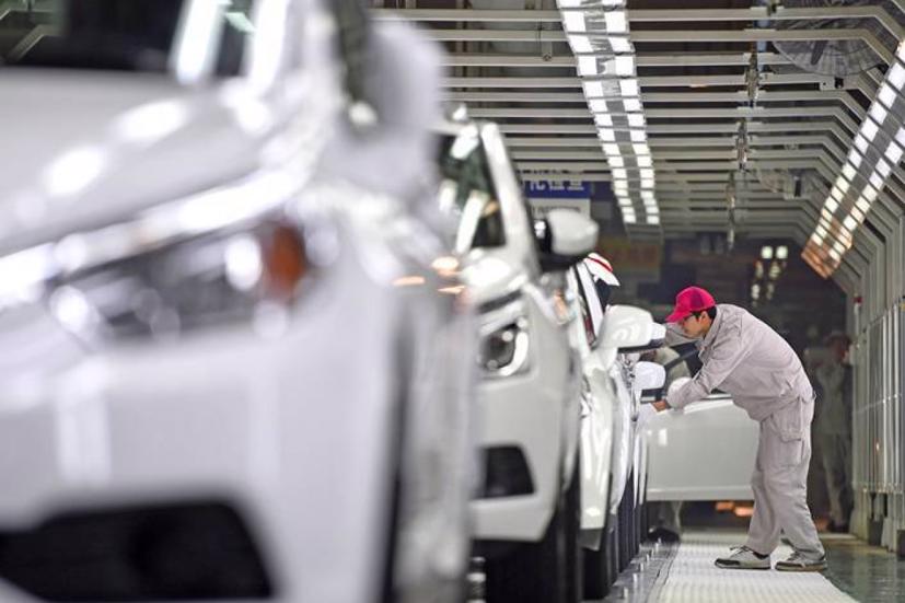 90% chip ôtô Trung Quốc được nhập khẩu. Vào tháng 7, Trung Quốc phải đối mặt với sự sụt giảm 16% doanh số xe mới, nguyên nhân là do thiếu chip. Audi buộc phải cắt giảm lượng sản xuất, hai trong số các nhà máy ở Trung Quốc của Toyota bị cắt giảm 40% sản lượng toàn cầu.