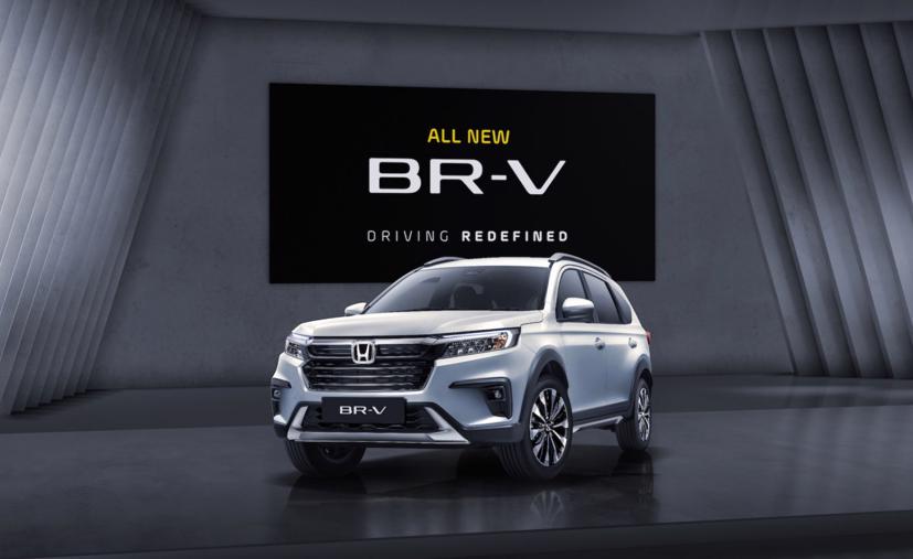So với thế hệ trước, Honda BR-V mới được trang bị nhiều công nghệ hiện đại hơn và có ngoại hình có vẻ cao cấp hơn.